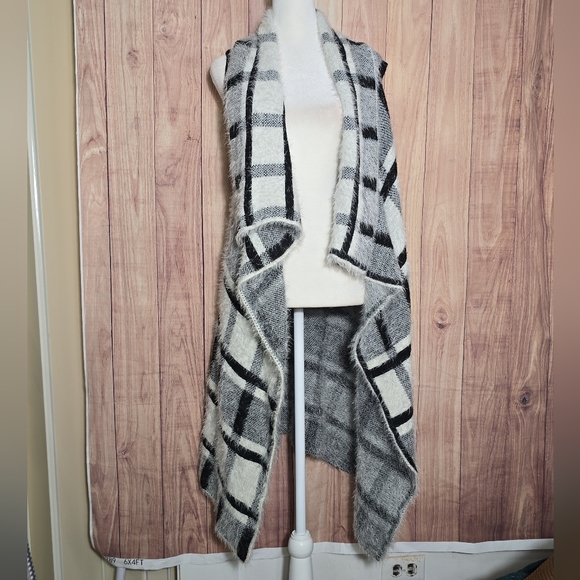 Long Open Black & White Fuzzy Cardigan Sweater One Size - Picture 1 of 11
